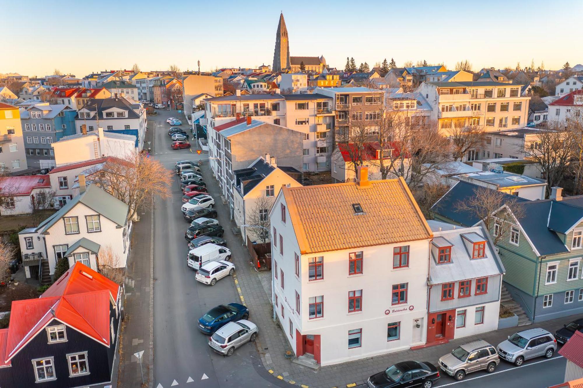 Downtown Baldursbra 2*